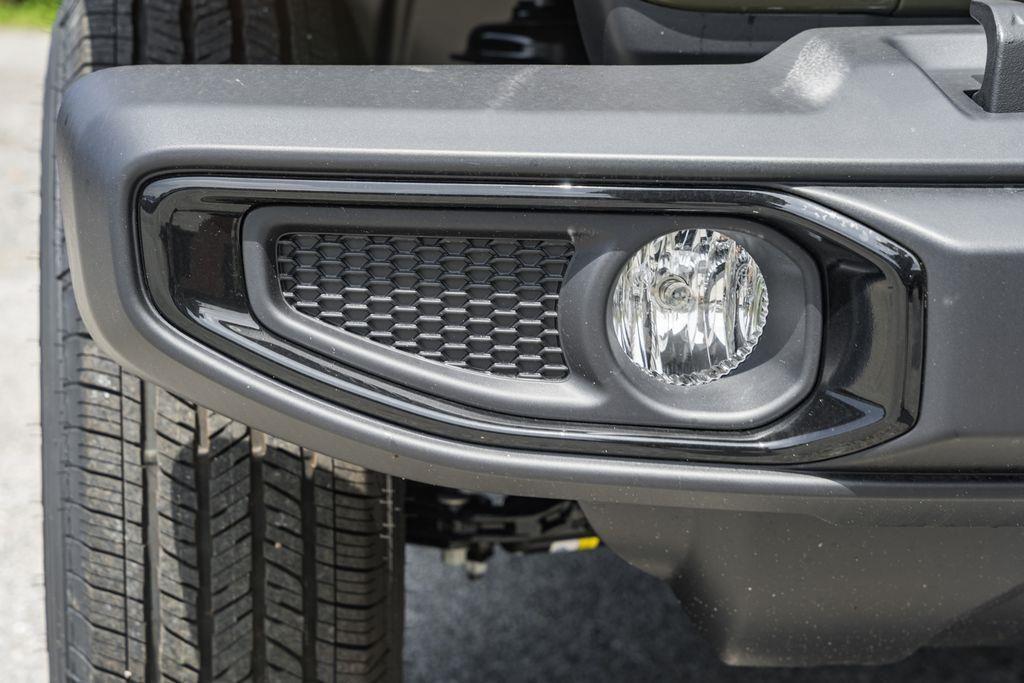 new 2025 Jeep Gladiator car, priced at $38,920