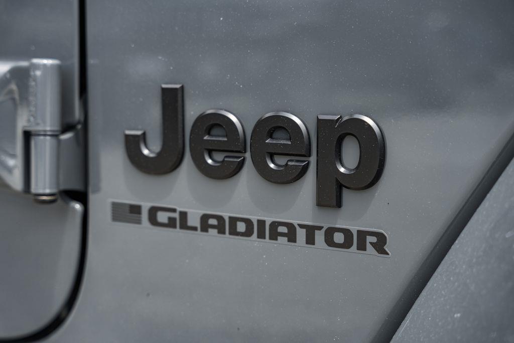 new 2025 Jeep Gladiator car, priced at $46,736