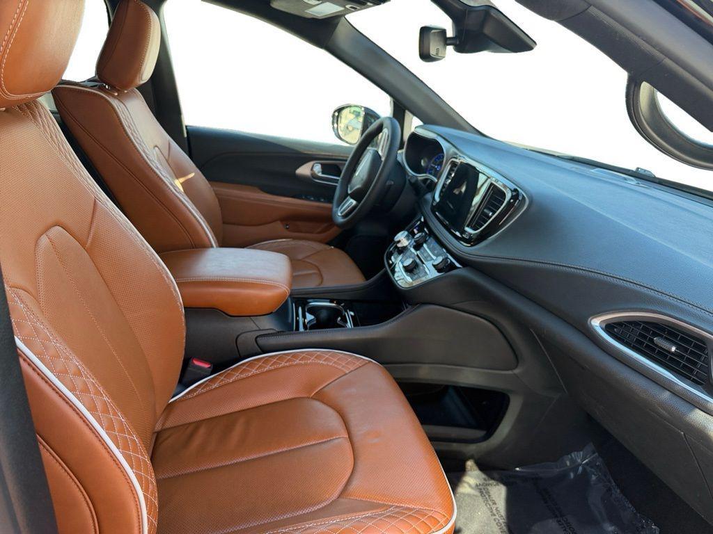 used 2024 Chrysler Pacifica car, priced at $38,500