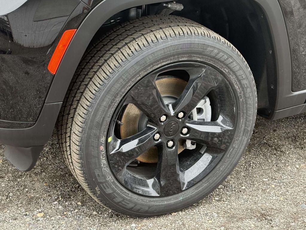new 2025 Jeep Grand Cherokee L car, priced at $47,232
