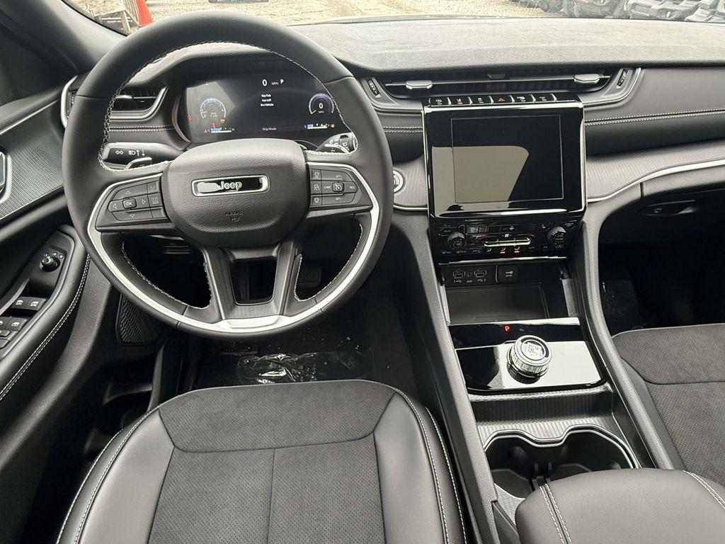 new 2025 Jeep Grand Cherokee L car, priced at $47,232