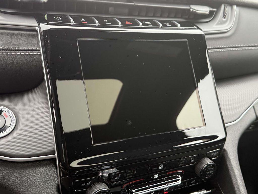 new 2025 Jeep Grand Cherokee L car, priced at $47,232