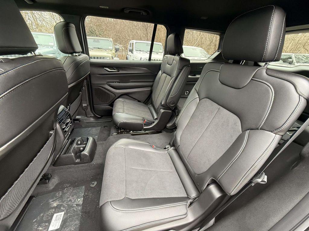 new 2025 Jeep Grand Cherokee L car, priced at $47,232