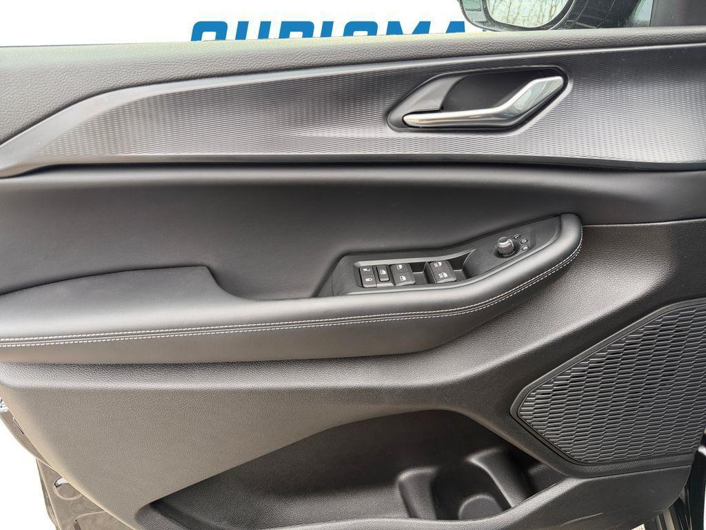 new 2025 Jeep Grand Cherokee car, priced at $37,009