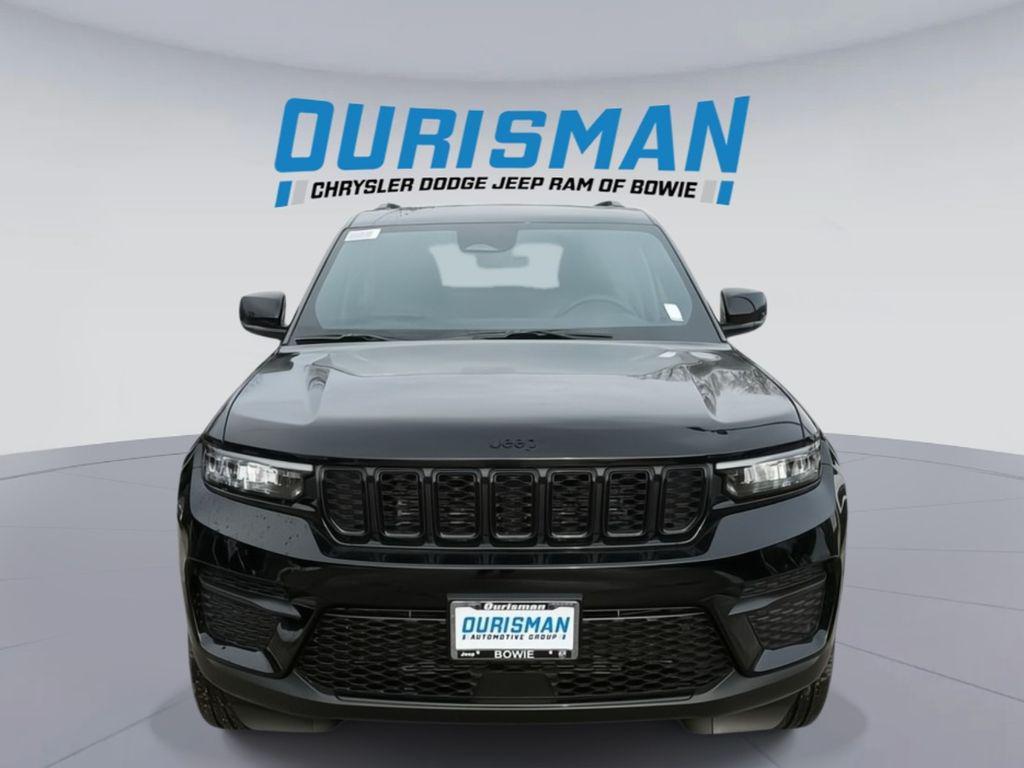 new 2025 Jeep Grand Cherokee car, priced at $37,009