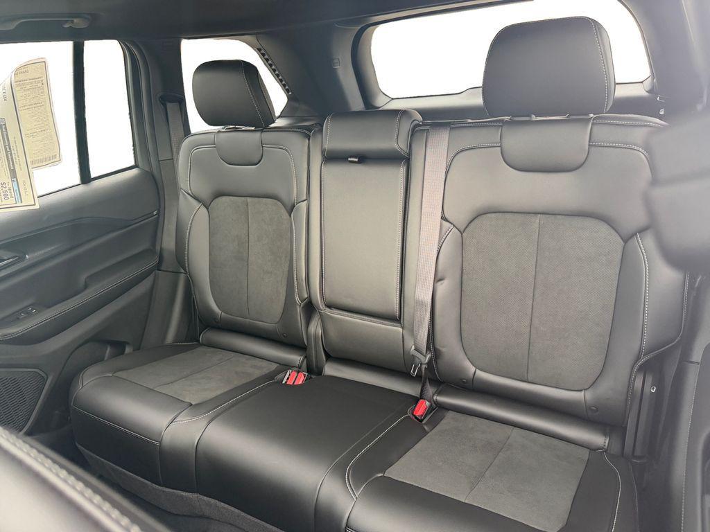 new 2025 Jeep Grand Cherokee car, priced at $40,409