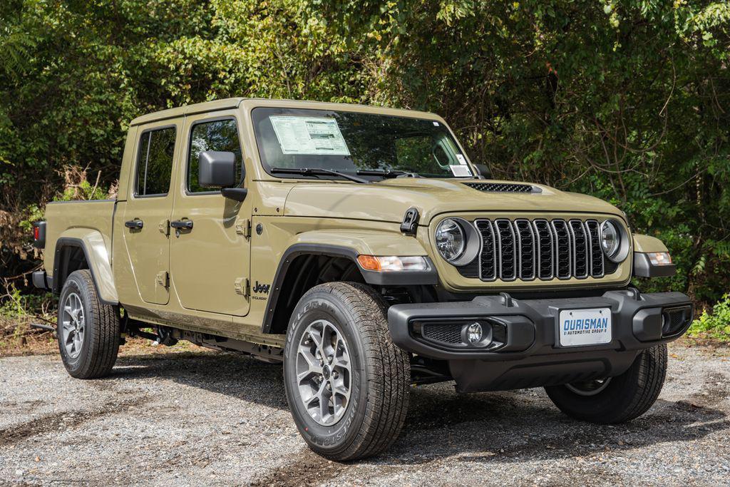 new 2025 Jeep Gladiator car, priced at $45,686