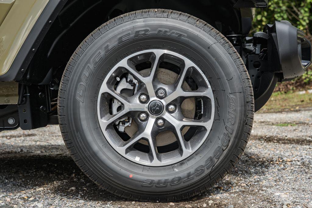 new 2025 Jeep Gladiator car, priced at $40,986