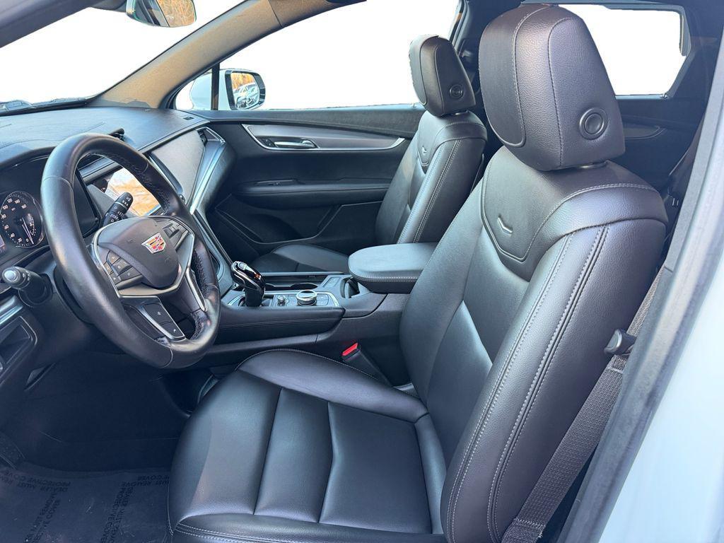 used 2021 Cadillac XT5 car, priced at $20,500