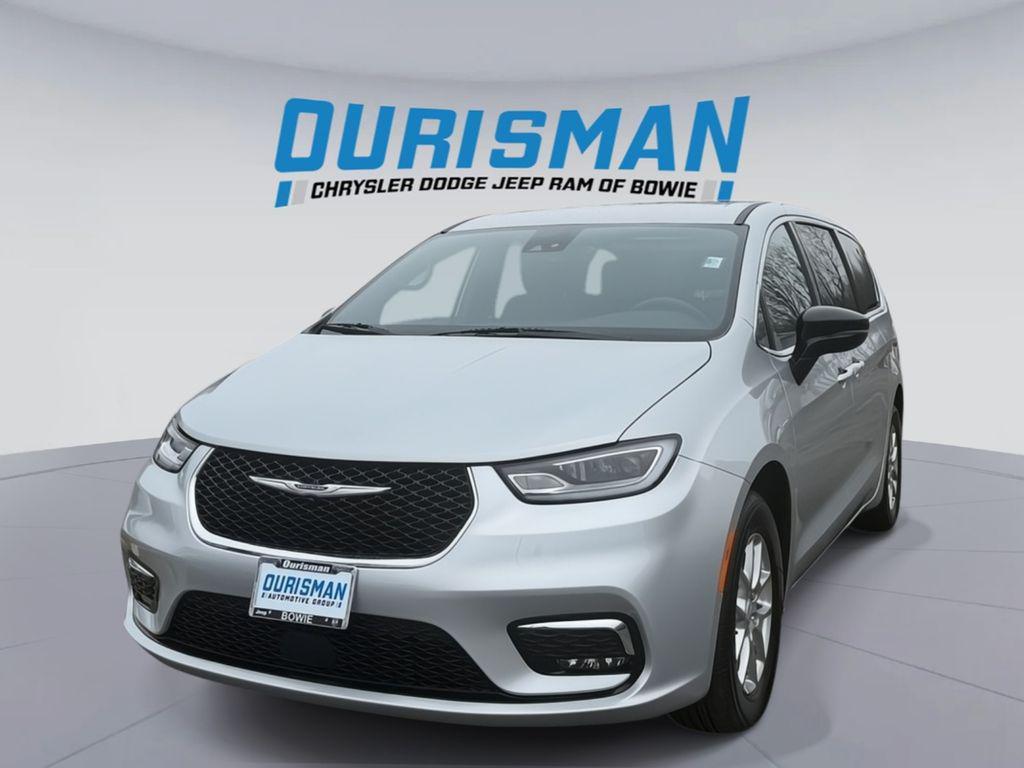 used 2026 Chrysler Pacifica car, priced at $34,000