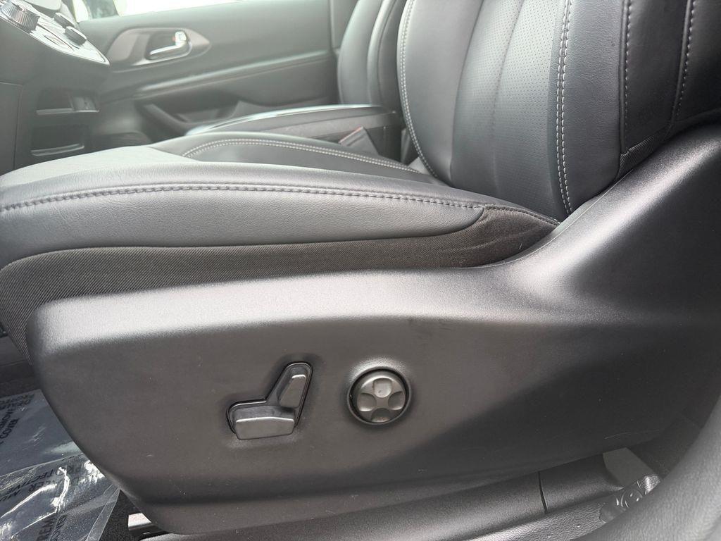 used 2026 Chrysler Pacifica car, priced at $34,000