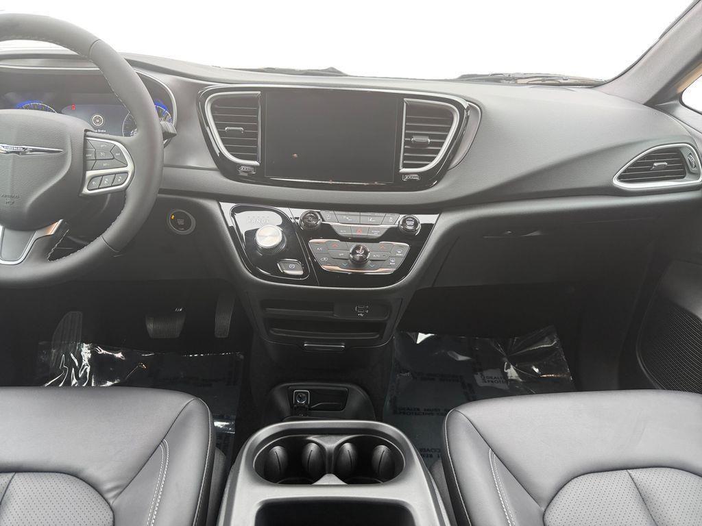 used 2026 Chrysler Pacifica car, priced at $34,000