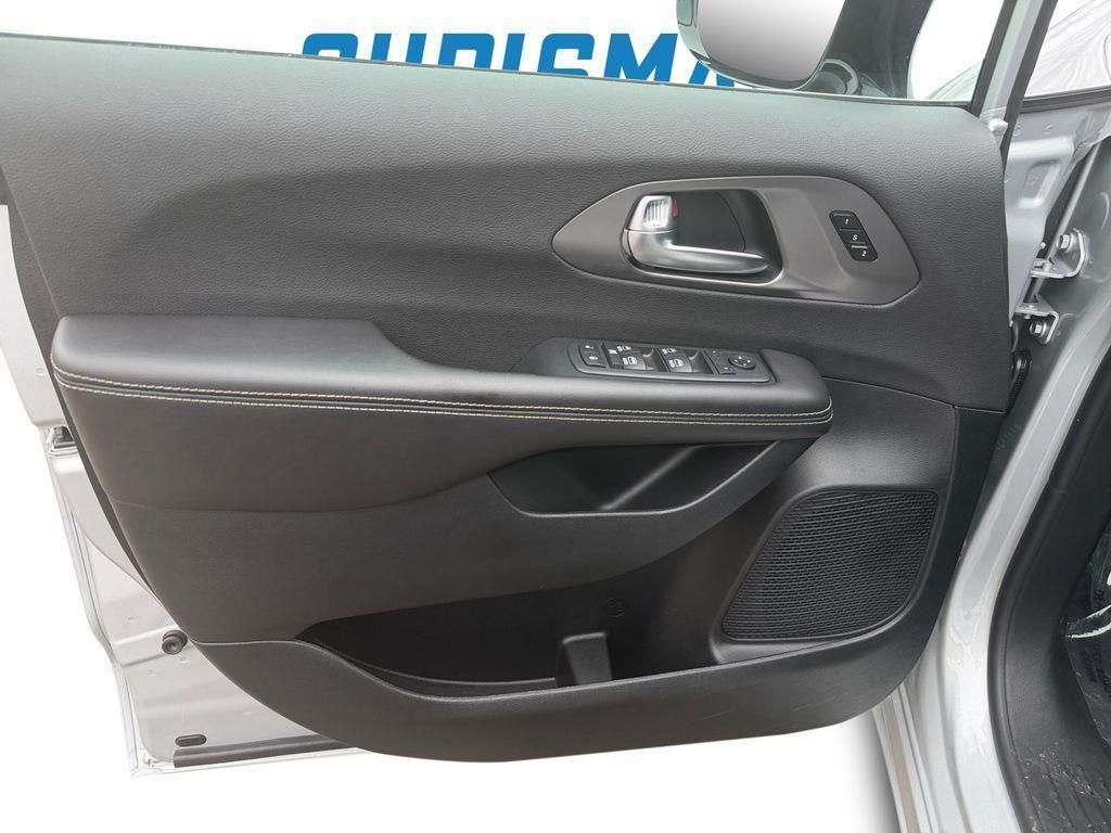 used 2026 Chrysler Pacifica car, priced at $34,000