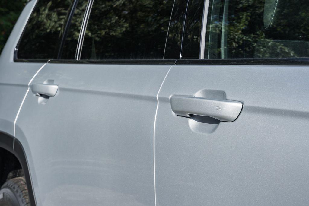 new 2025 Jeep Grand Cherokee L car, priced at $36,940