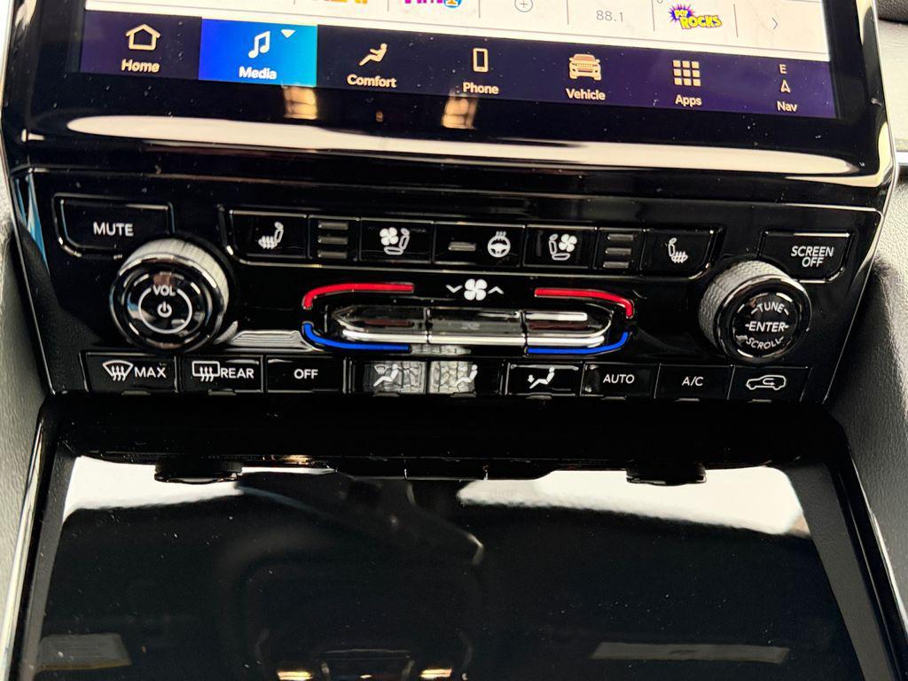 new 2025 Jeep Grand Cherokee car, priced at $53,845