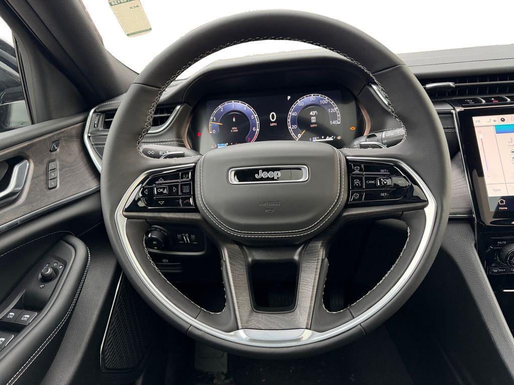 new 2025 Jeep Grand Cherokee car, priced at $53,845