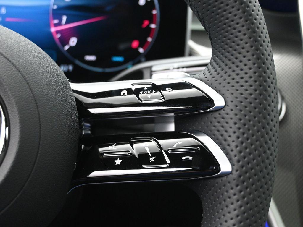 new 2025 Mercedes-Benz GLC 300 car, priced at $58,274