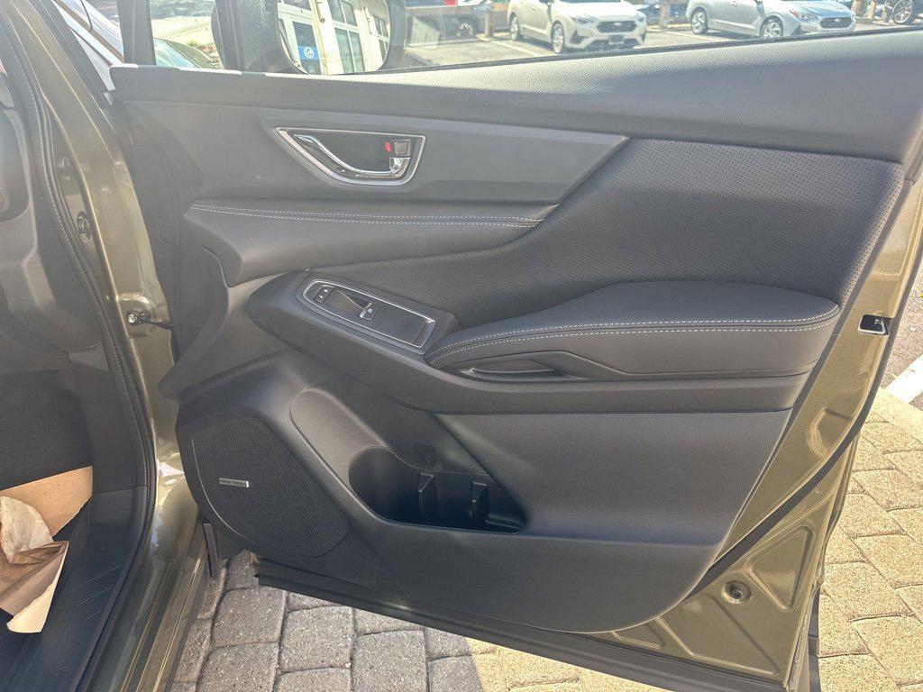 new 2025 Subaru Ascent car, priced at $49,927