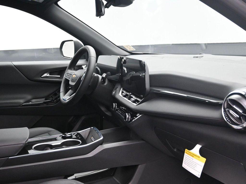 new 2026 Chevrolet Equinox car, priced at $35,311