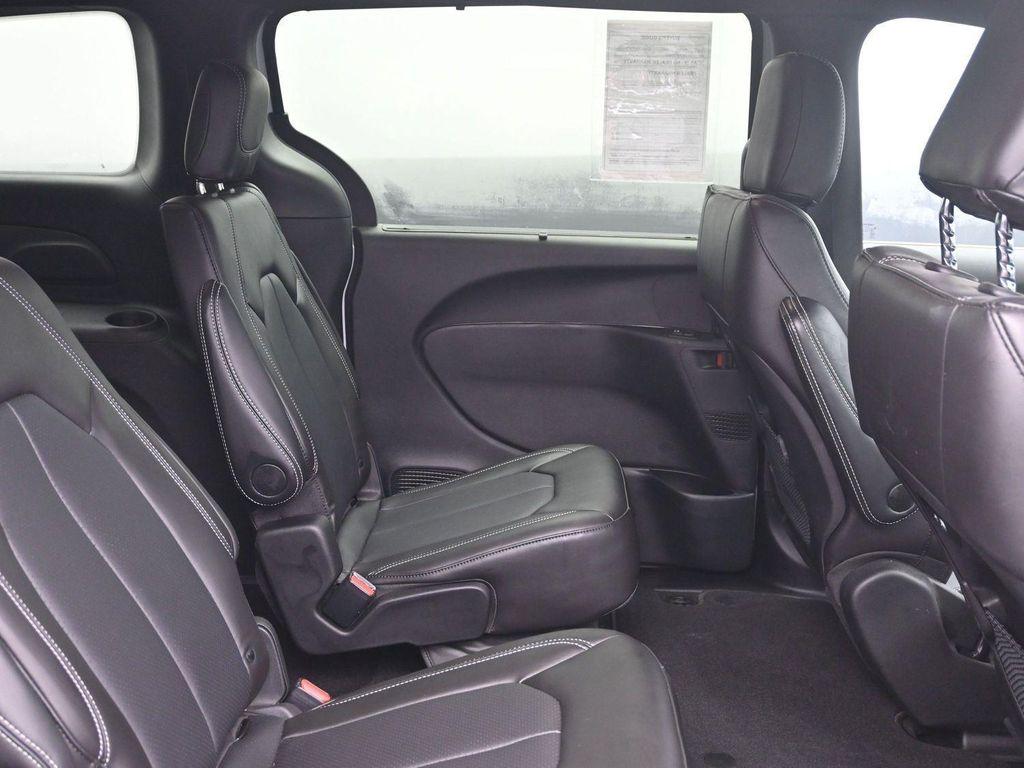 used 2025 Chrysler Pacifica car, priced at $31,992