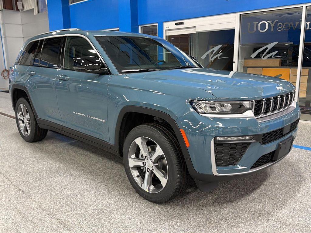 new 2026 Jeep Grand Cherokee car, priced at $47,221