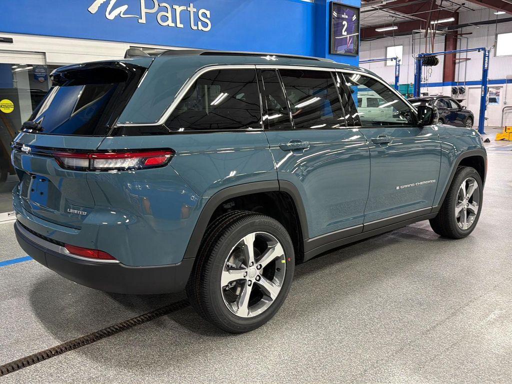 new 2026 Jeep Grand Cherokee car, priced at $47,221