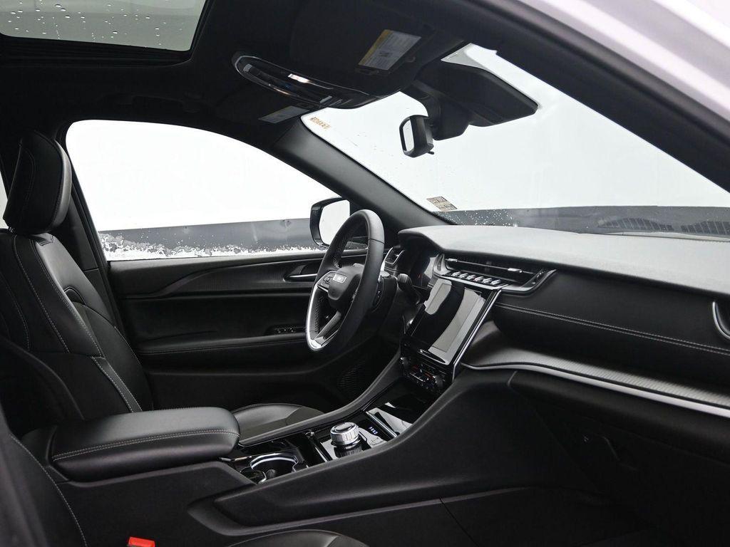 used 2023 Jeep Grand Cherokee car, priced at $30,676