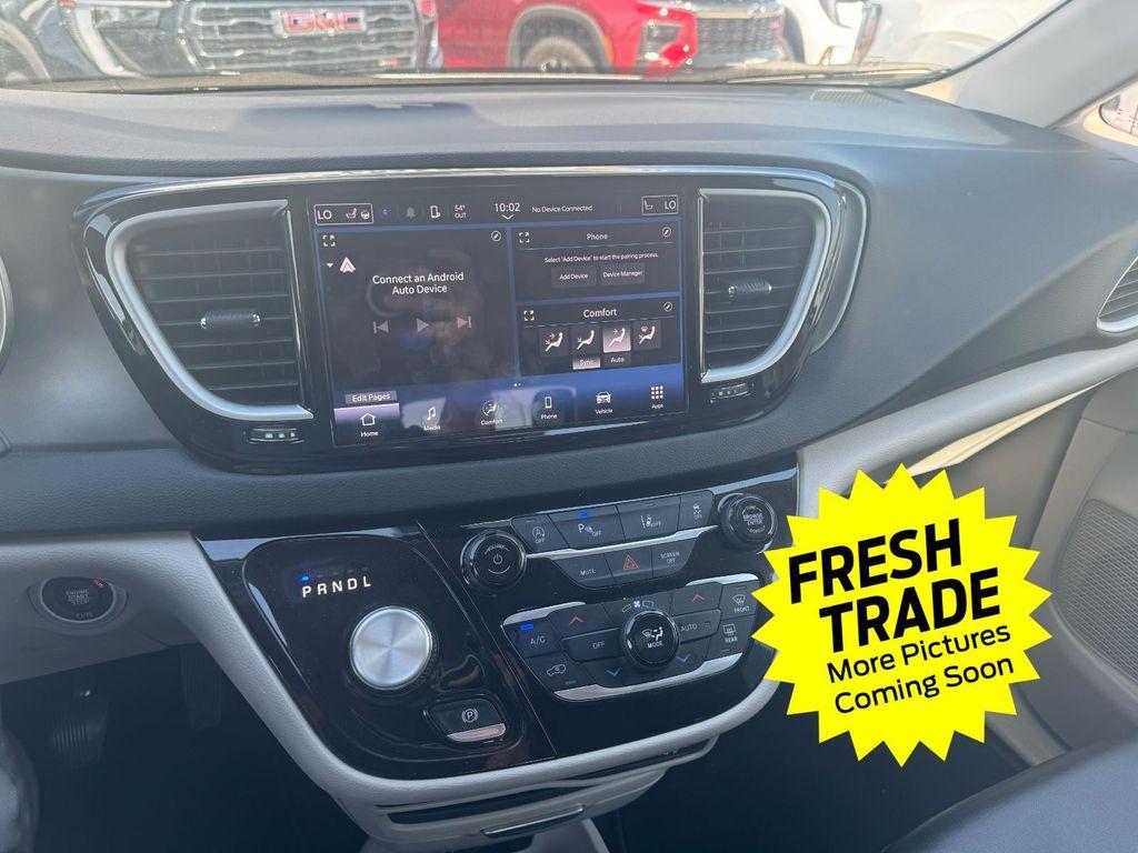 used 2024 Chrysler Pacifica car, priced at $27,655