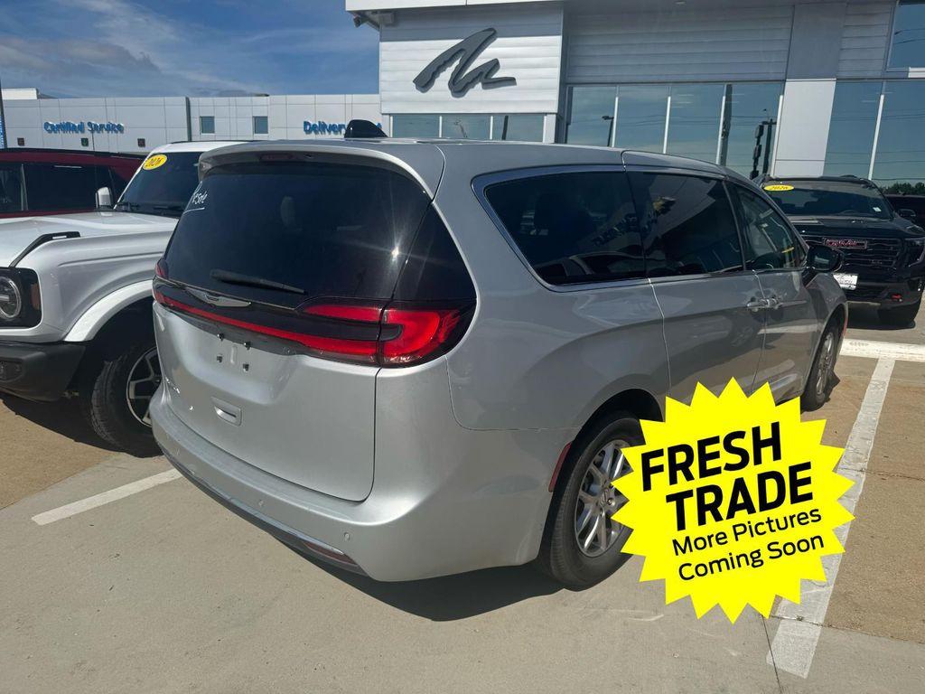 used 2024 Chrysler Pacifica car, priced at $27,655