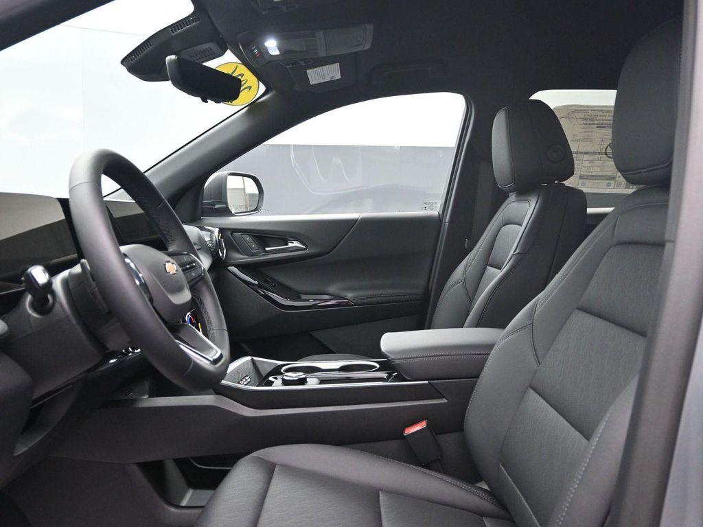 new 2026 Chevrolet Equinox car, priced at $35,111