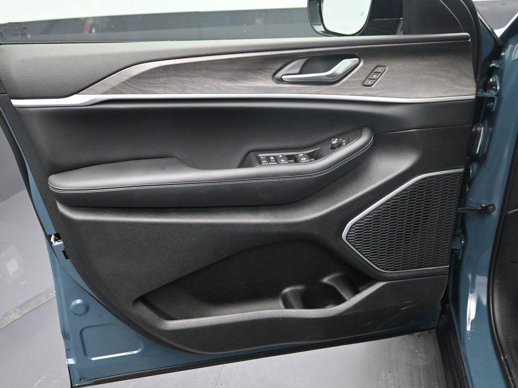 new 2026 Jeep Grand Cherokee L car, priced at $50,520