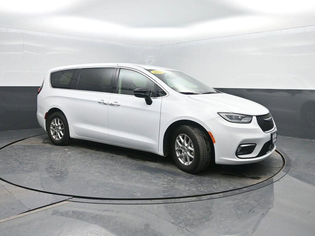 used 2024 Chrysler Pacifica car, priced at $26,870
