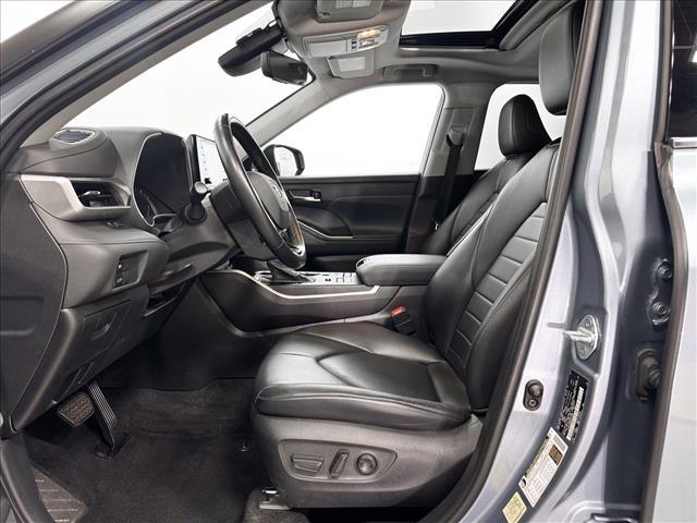 used 2021 Toyota Highlander car, priced at $31,911
