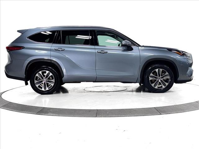 used 2021 Toyota Highlander car, priced at $31,911