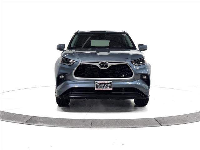 used 2021 Toyota Highlander car, priced at $31,911