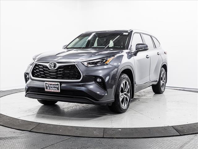 used 2025 Toyota Highlander Hybrid car, priced at $50,655