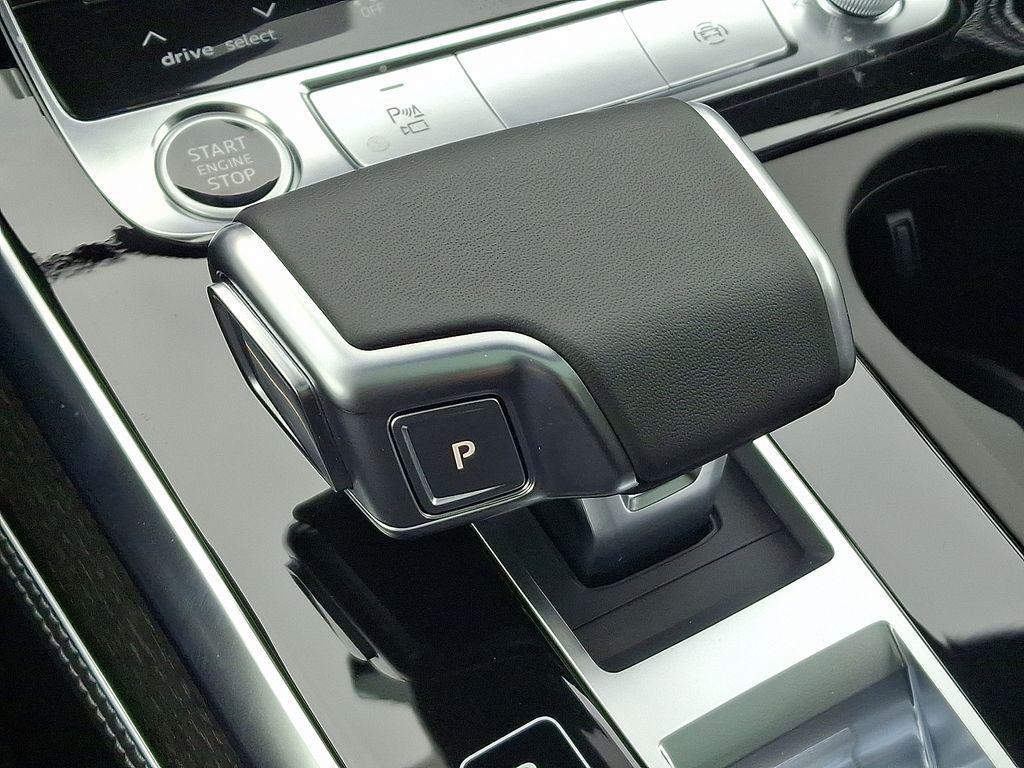 new 2026 Audi Q7 car, priced at $78,640