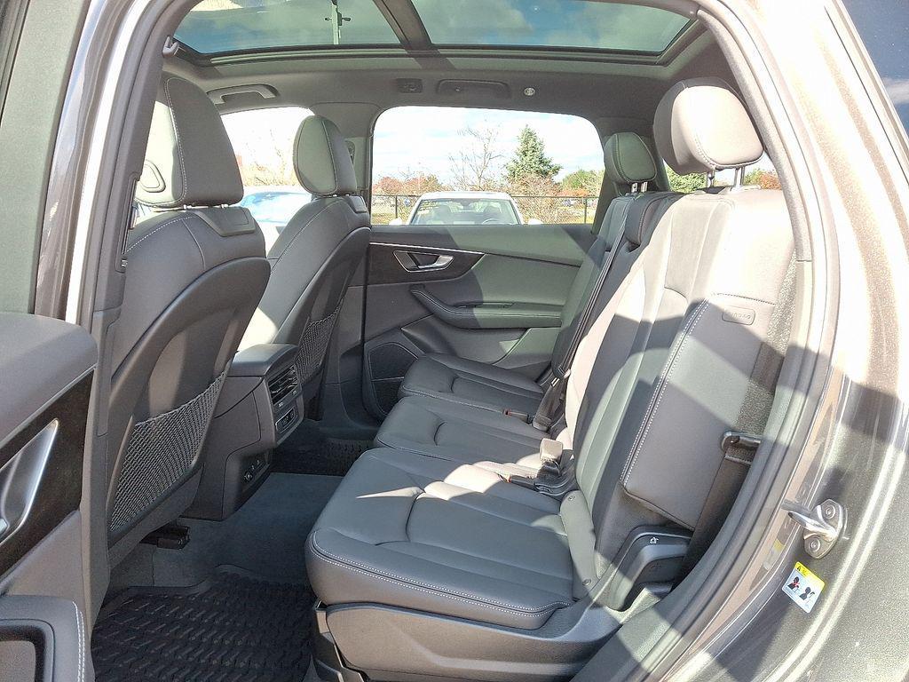 new 2026 Audi Q7 car, priced at $71,045