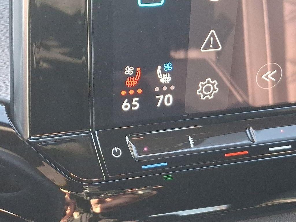 used 2024 Volkswagen Atlas Cross Sport car, priced at $28,994