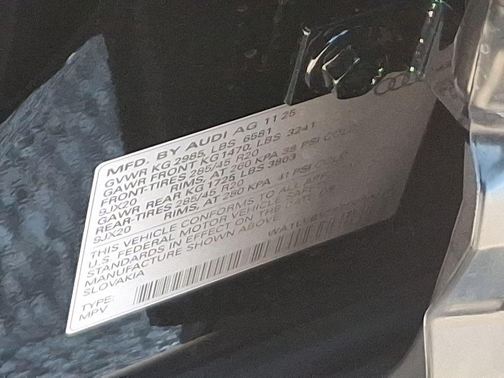 new 2026 Audi Q7 car, priced at $76,610