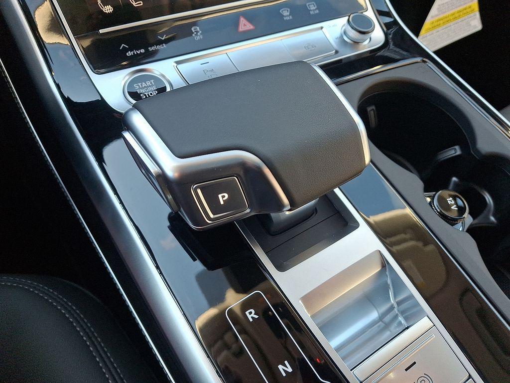 new 2026 Audi Q7 car, priced at $76,610
