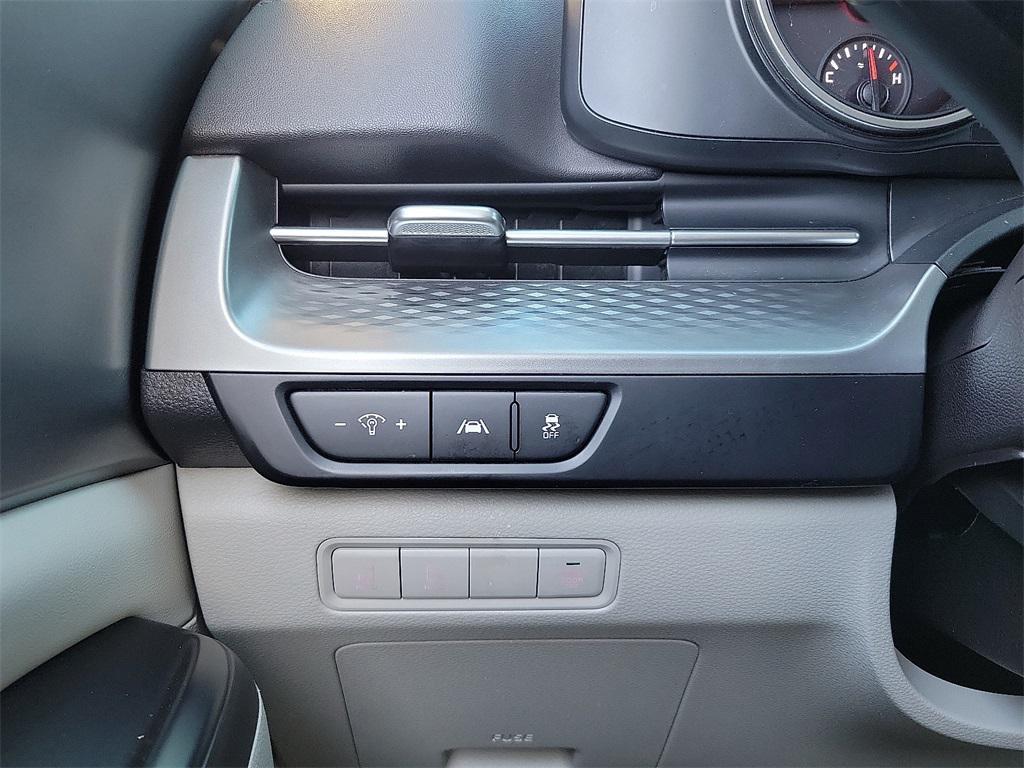 used 2024 Kia Carnival car, priced at $27,886