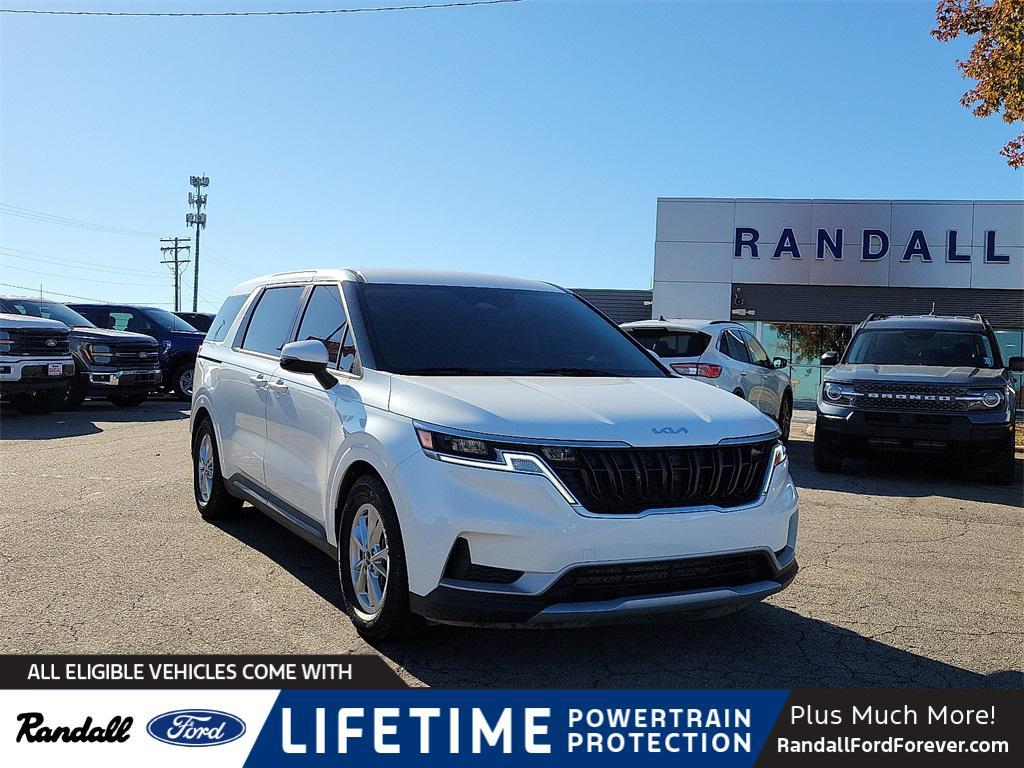 used 2024 Kia Carnival car, priced at $27,886