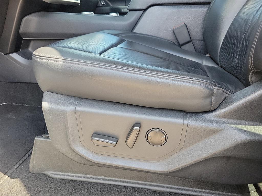 used 2024 Ford Expedition car, priced at $40,251