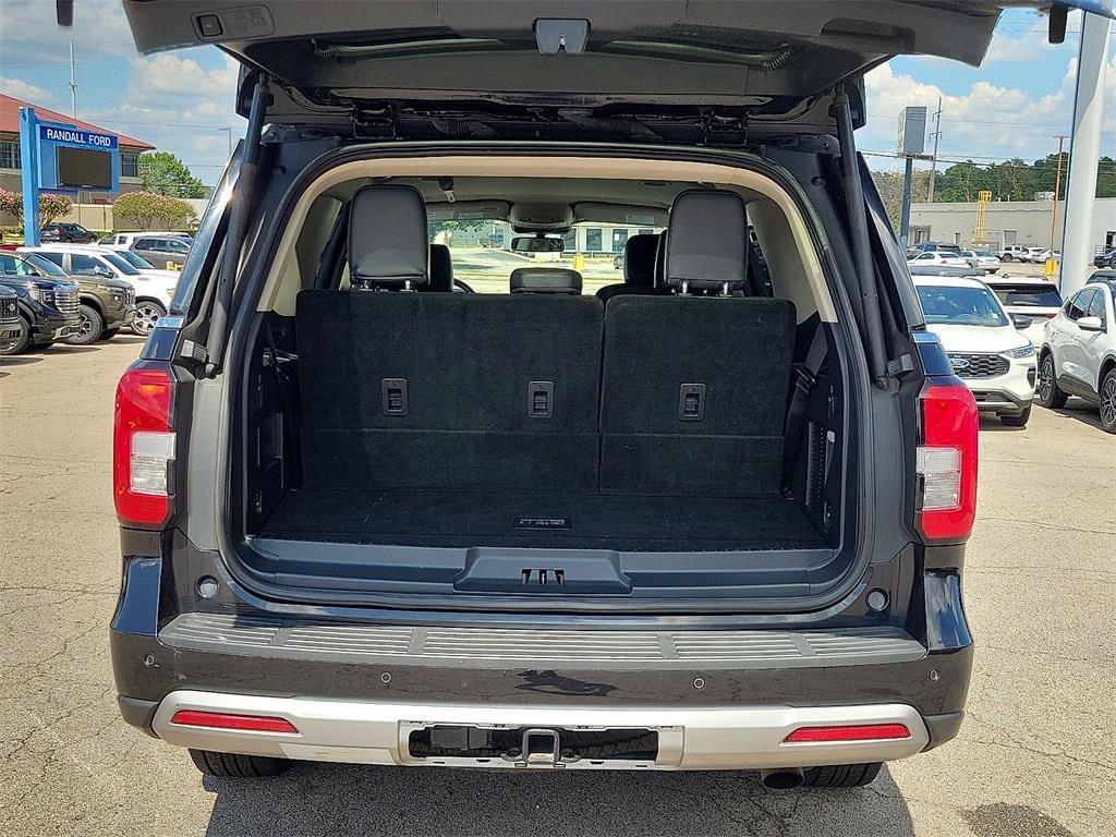 used 2024 Ford Expedition car, priced at $40,251