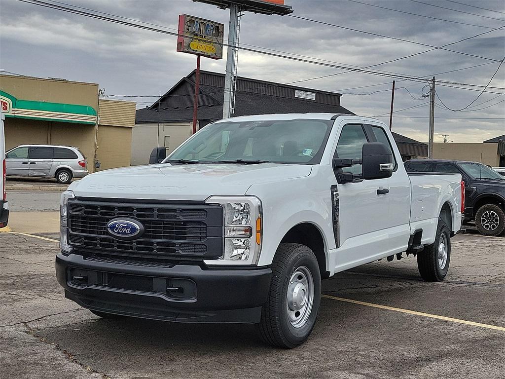new 2025 Ford F-250 car, priced at $40,800