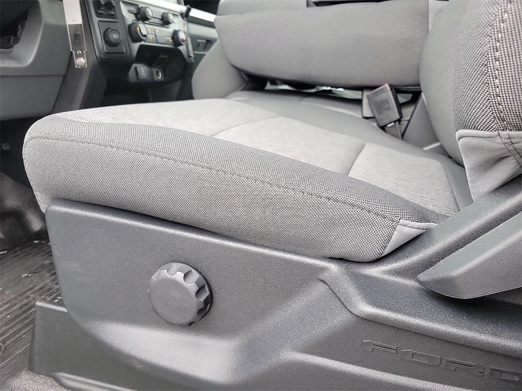 new 2025 Ford F-250 car, priced at $40,800