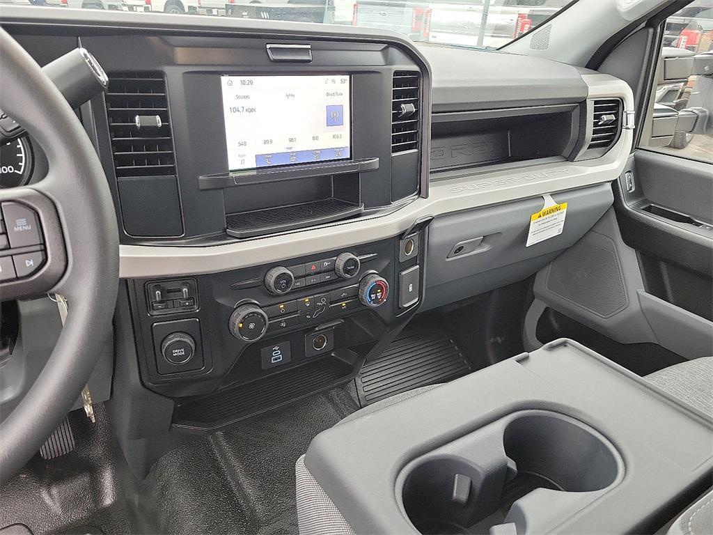 new 2025 Ford F-250 car, priced at $40,800
