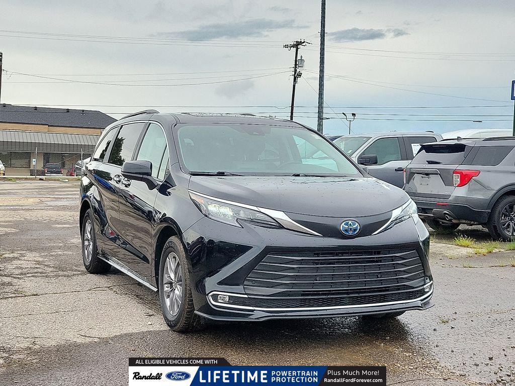 used 2024 Toyota Sienna car, priced at $39,116