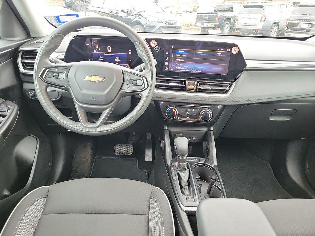 used 2025 Chevrolet TrailBlazer car, priced at $21,993